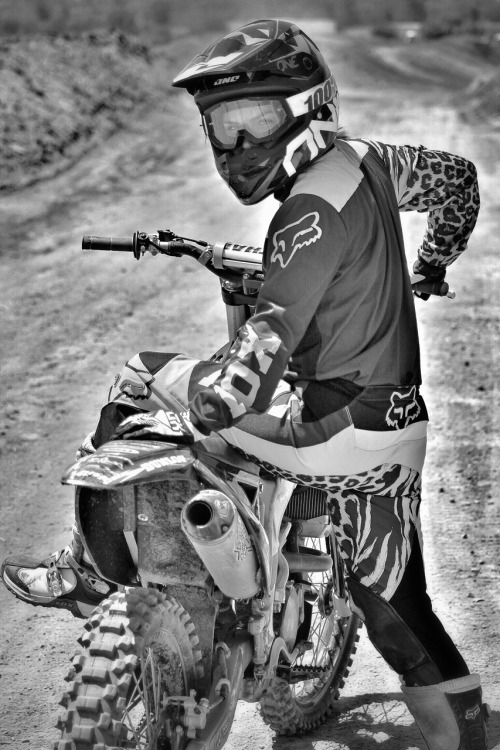 Мотоциклист фото на аву в шлеме