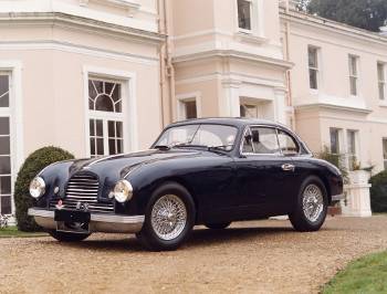 Aston Martin DB2 создали в 1950 году, эта модель оснащалась двигателем объемом 2.6 л.