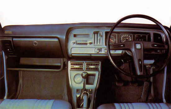 интерьер салона Toyota Corona Mark II X10 Sedan