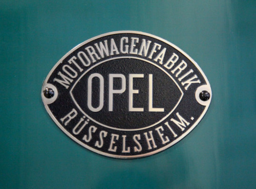 Old Opel Symbol