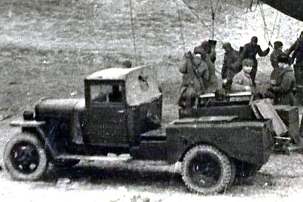 Аэростатная лебедка на упрощенном шасси ГАЗ-ММ военного времени