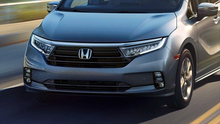 фото Honda Odyssey 2020-2021 вид спереди