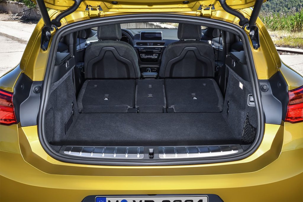 фото багажное отделение BMW X2 2018-2019