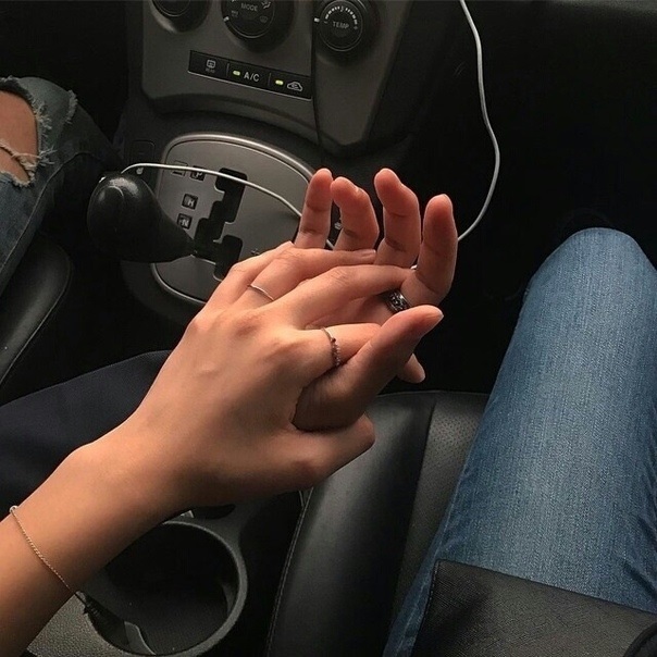 Пары руки в машине фото на аватарку014