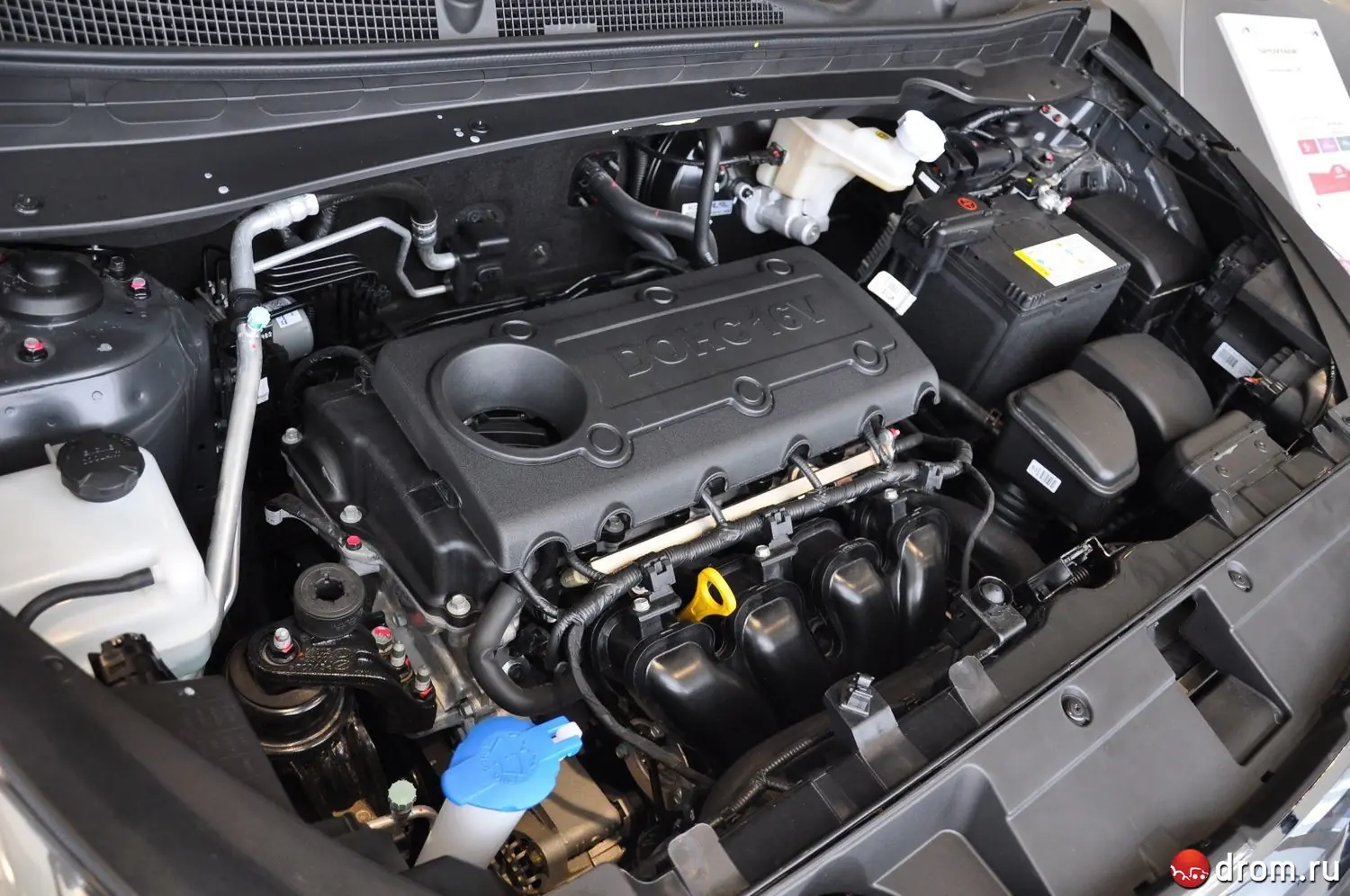 Ремонт двигателя киа спортейдж 2.0 бензин. Киа Спортейдж 3 двигатель 2.0. Мотор Kia Sportage 2.0. Мотор 2.4 на Kia Sportage. Kia Sportage 3 двигатель 2.0 аккумулятор.