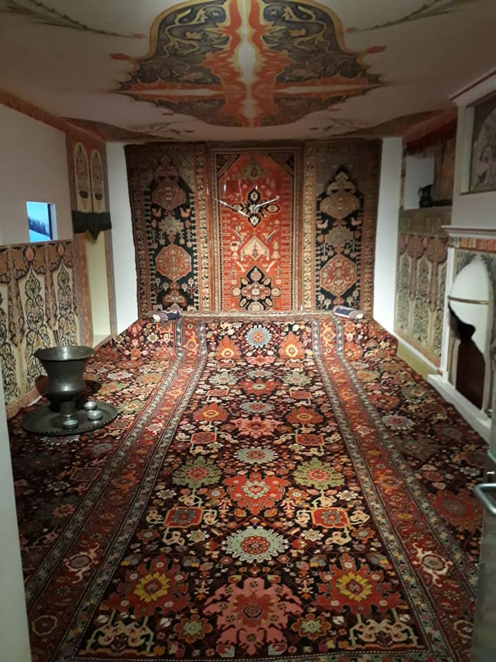 Коллекция ковров в музее ковров в Баку