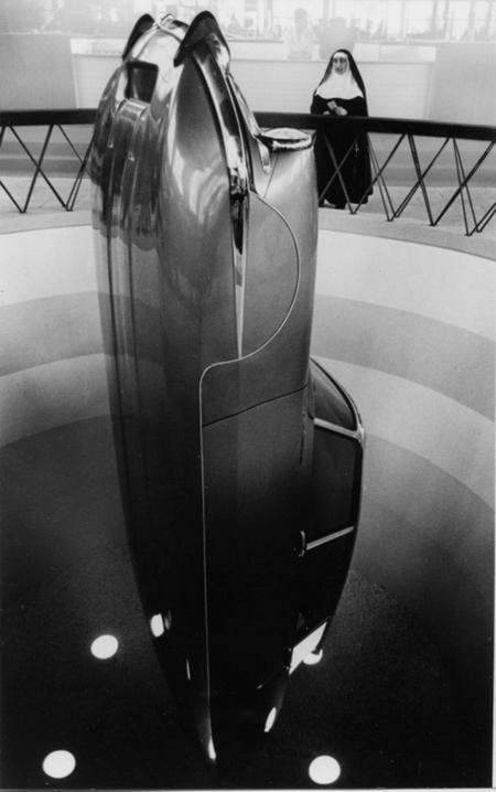 Сitгоёn DS19 на Миланской дизайнерской триеннале, 1957 год.