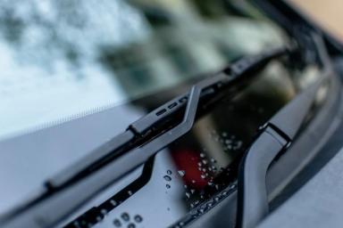 Автоэксперты рассказали, как бороться с запотевшими стеклами в машине