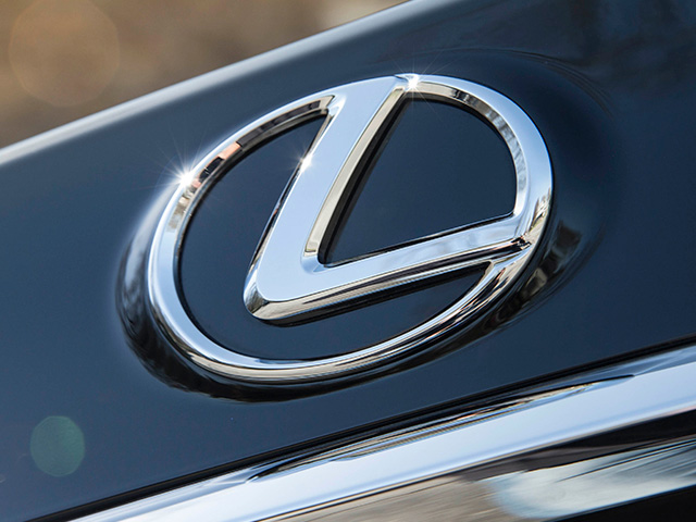 Lexus Emblem 640x480