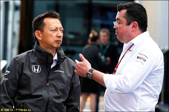 Юсуке Хасэгава (Honda) и Эрик Булье (McLaren)