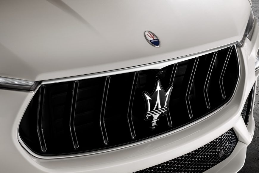Levante GTS – front grille with Trident’s logo